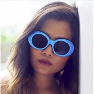 “Ska” Retro Oversized Oval Clout Sunnies